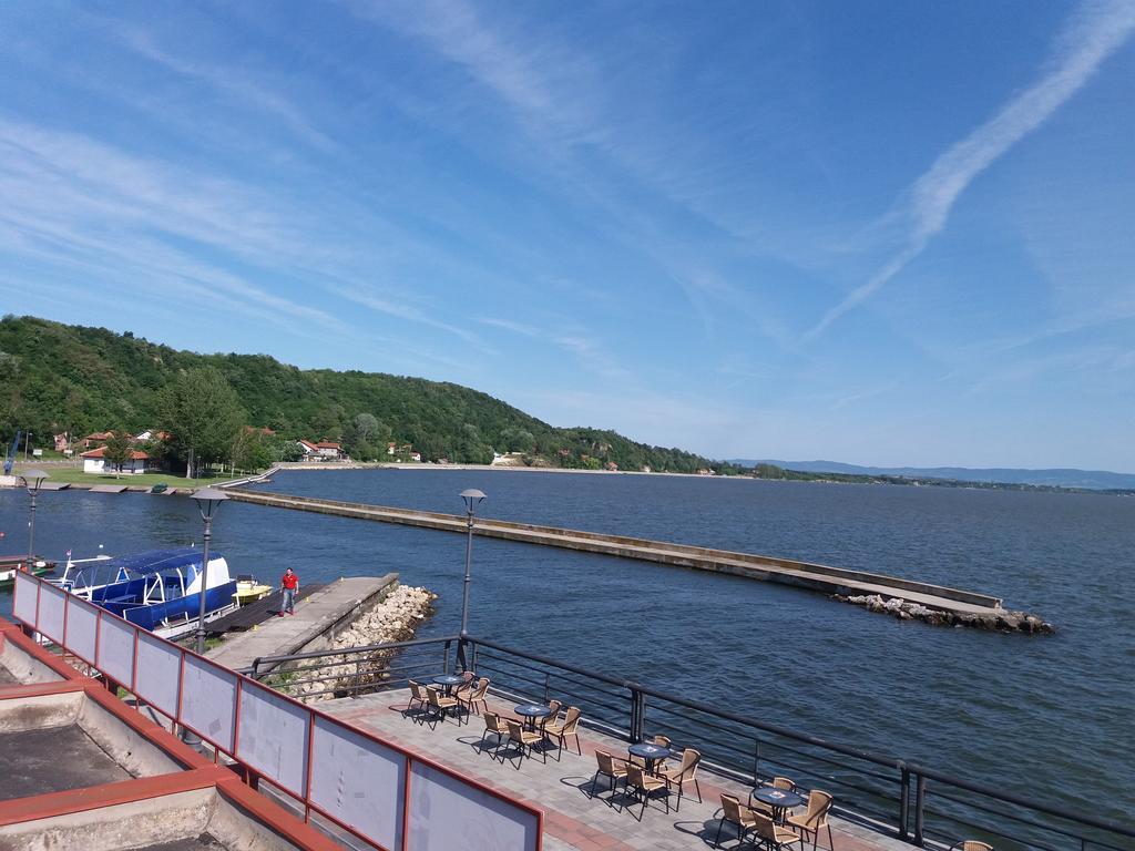 Zlatna Ribica Apartment Golubac Ngoại thất bức ảnh