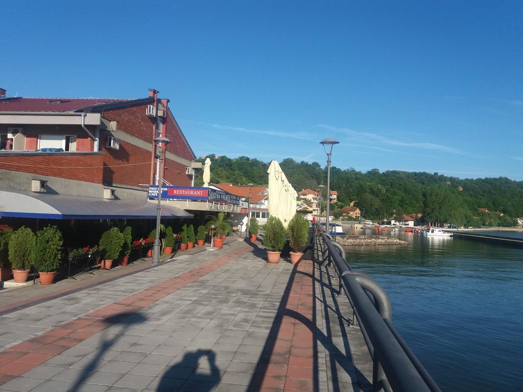 Zlatna Ribica Apartment Golubac Ngoại thất bức ảnh